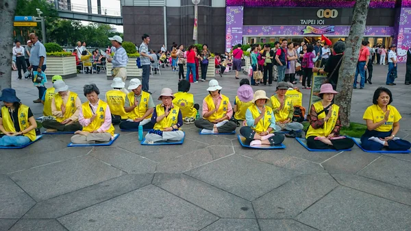Taipei Tchaj Wan Duben 2013 Support Falun Dafa Skupina Protestovat — Stock fotografie