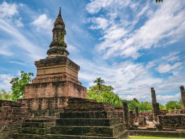 Sukhothai tarihi parkında, Sukhothai şehri Tayland 'da Wat Mahathat Tapınağı Mahallesi