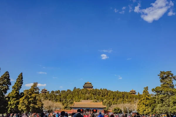 中国北京 2017年2月25日 不认识的中国人或游客来北京参观故宫和景山公园 — 图库照片