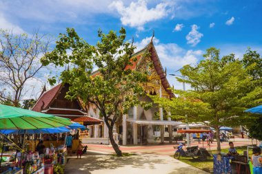 Samutsongkhram / Tayland - 16 Eylül 2107: Samut Songkhram Tayland 'daki Wat Thong Khung Tapınağı' ndaki Meçhul Tayland Mahallesi sakinleri.