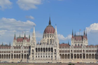 Güneşli bir günde Macaristan Parlamentosu'nun Budapeşte, Meclis