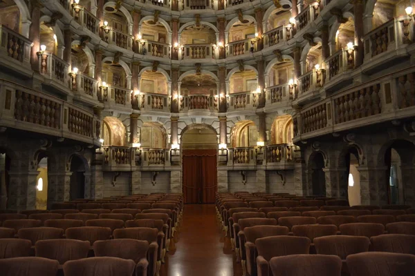 Mantova, İtalya, Temmuz 2018 - yaklaşık iç in Teatro di Bibiena Mantua, İtalya