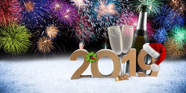 Mutlu yeni yıl 2019 numberchampagne şişe cam önünde col — Stok fotoğraf