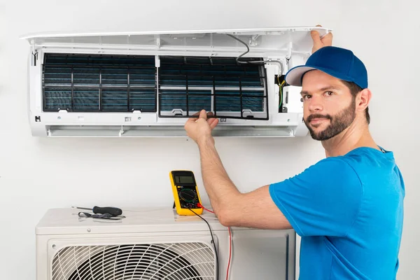 Installation service fix  repair maintenance of an air condition