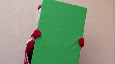 Babası Frost başlık görünüyor. Peri masalı yılbaşı karakteri nedeniyle büyük poster dışarı bakar. Kendi tasarım eklemek mümkündür.