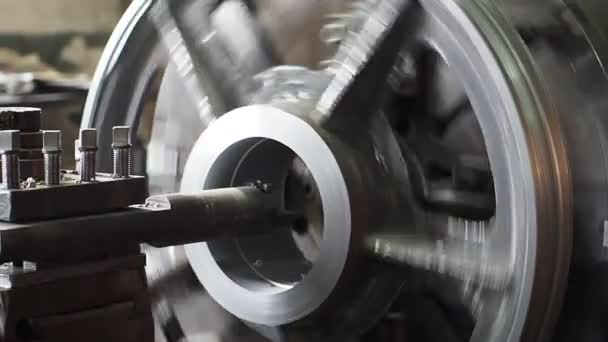 Machine Verwerkt Een Detail Productie Machinebouw Onderneming Werkproces Metalen Arbeids — Stockvideo