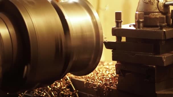 Εργασίας Διαδικασία Στο Μηχάνημα Στο Εργοστάσιο Μηχανικής Μηχανισμός Περιστρέφεται Από — Αρχείο Βίντεο