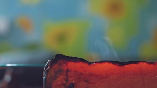 Запеченого Гарбуза Пара Близько Свіжоприготованого Продукту Вегетаріанський Символ Хеллоуїна — стокове відео