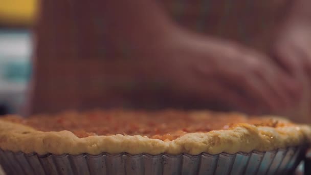 Kucharz Rolki Ciasta Zasadzie Pie Gotowanie Domu Warunki Wypieki Piekarni — Wideo stockowe