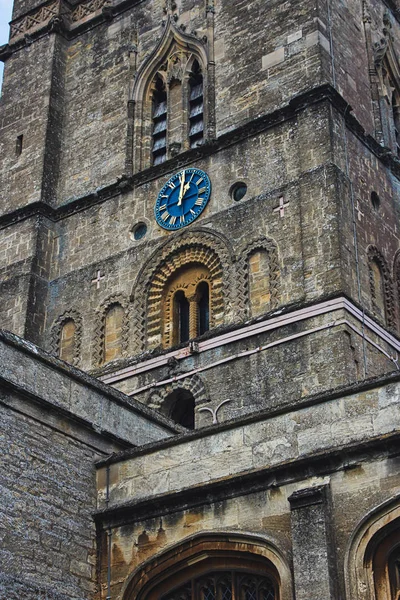 Tour Horloge Église Avec Cadran Bleu Horloge Dans Style Classique — Photo