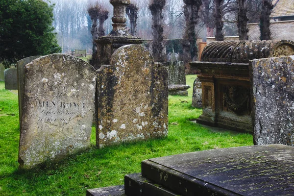 Tumbas Lápidas Cementerio Típico Iglesia Inglesa —  Fotos de Stock