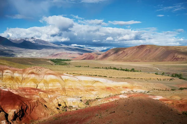 Dağ altay. Chagan-Uzun. Mars manzaralar.
