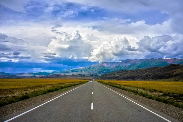 Dağ altay. Chagan-Uzun. Mars manzaralar.