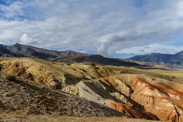 Dağ altay. Chagan-Uzun. Mars manzaralar.