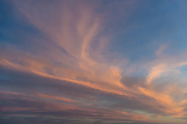 Bulut. Gökyüzü. Rusya. Günbatımı.