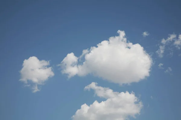 Nachdenkliche Wolken Hielten Sich Himmel Auf Kraft Für Eine Wanderung — Stockfoto