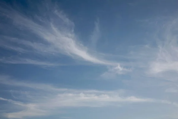 Sıcak Havada Uzun Bir Yolculuğa Ufuk Başlık Boyunca Uçmak Rüzgar Stok Fotoğraf