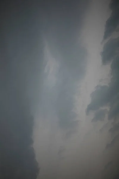 Wolken Zijn Nauwelijks Zichtbaar Het Donker Avondlucht Wind Weggeëbd Duisternis — Stockfoto