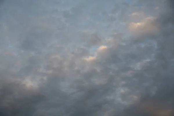 Wind Wolken Aan Hemel Gebracht Een Mooie Abstracte Hemelachtergrond Verheft — Stockfoto