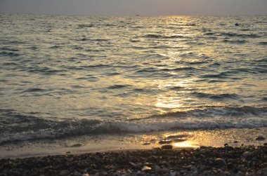  Yaz aylarında deniz günbatımı