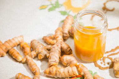 Tablo c geleneksel Endonezya Jamu içki ve dünya tumeric