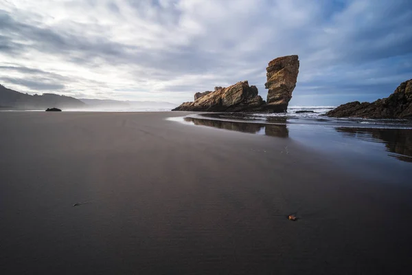 Playa de Bayas w Asturii, na północ od Hiszpanii — Zdjęcie stockowe