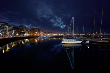 Gijn Marina 'sı akşam fotoğraflandı.