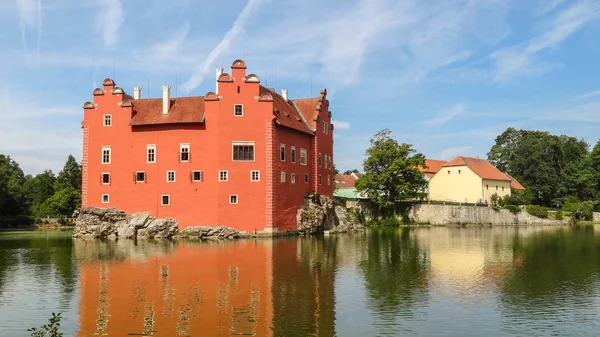 Cervena lhota kalede Bohemia, Çek Cumhuriyeti