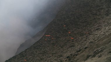Kayan lav krater Mt. Yasur yanardağ, Vanuatu üzerinden izlerken