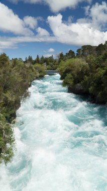 Turkuaz Waikato Nehri yakınında Huka falls, Yeni Zelanda