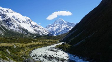 En yüksek tepe Yeni Zelanda - Mt Cook, fahişe Vadisi parça görünümünü