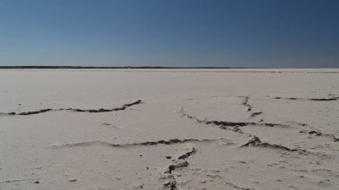 Güney Avustralya topraklarında ki büyük Tuz göllerinden biri, Avustralya