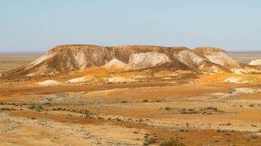 Coober Pedy yakınlarındaki Kanku-Breakaways Koruma Parkı'nda nefes kesen mesas görünümü, Avustralya