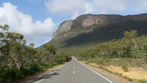 Estrada Que Conduz Através Parque Nacional Rochoso Grampians Austrália — Fotografia de Stock