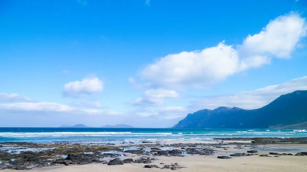 Beach Mountains Beautiful Coast Caleta Famara Lanzarote Canary Islands Beach — Stock Photo, Image