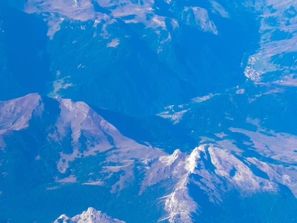 Alpen Uitzicht Bergen Vanuit Het Raam Van Het Vliegtuig Landbuig — Stockfoto