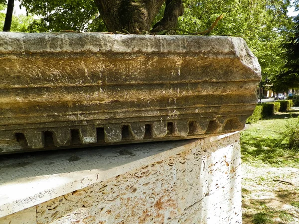 Oude Ruïnes Het Park Het Centrum Van Constanta Roemenië Geschiedenis — Stockfoto