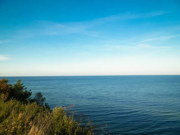 Blick Vom Kliff Auf Die Ostsee Kopierraum Auf Blauem Himmel — Stockfoto