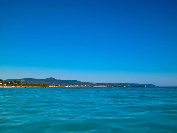 イタリアのヴァダの海と海岸 ターコイズブルーの水と白い砂 旅と自然概念 — ストック写真