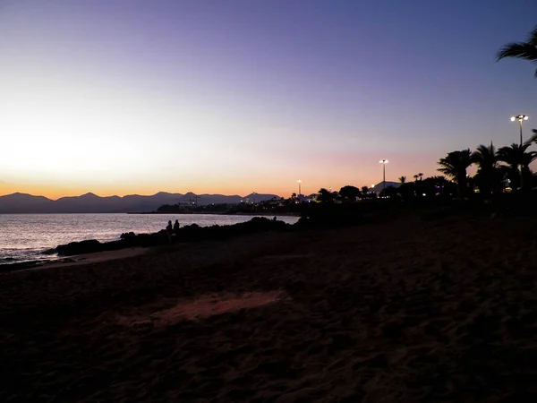 Palmy Zachód Słońca Puerto Del Carmen Lanzarote Wyspy Kanaryjskie Pojęcie — Zdjęcie stockowe