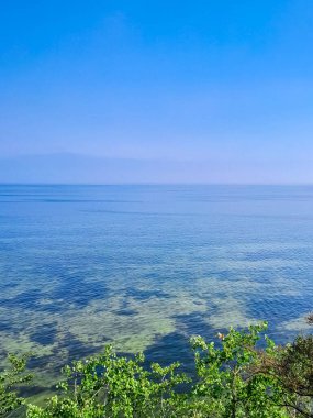 Baltık Denizi 'nin Pucka Körfezi' nin çarpıcı manzarası. Gökyüzünde boşluk kopyala.