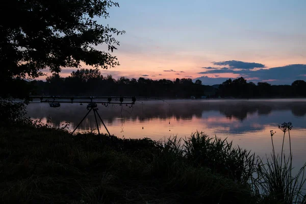 Ved Soloppgang Spaserturer Ved Vannet Vakreste – stockfoto