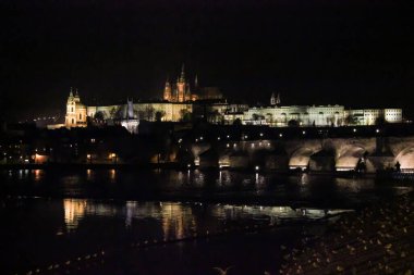 Prag, aynı zamanda Oswego olarak da bilinen, çeşitli anıtları ve ilgi çekici yerleri olan popüler bir turizm merkezidir.