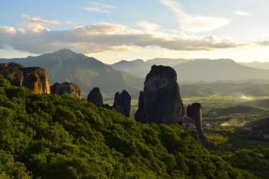 Meteora Yunanistan Kayalıkları, Kalambaka günbatımı Manastırı
