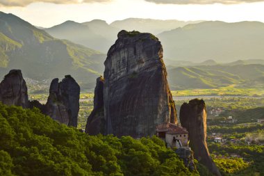 Meteora Yunanistan Kayalıkları, Kalambaka günbatımı Manastırı