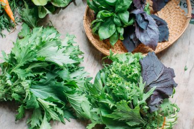 Mizuna marul üzerinde arka plan, yakın çekim