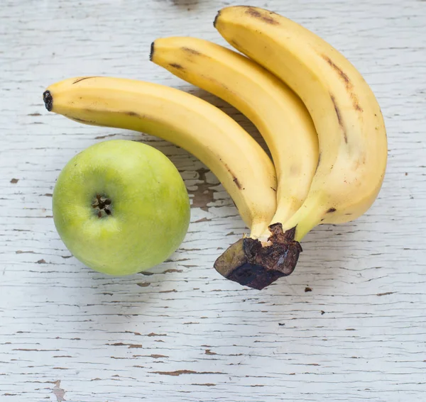 Bananas Bunch Apple Background Close — Stock Photo, Image