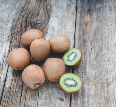 arka planda taze kivi meyveler, yakın çekim