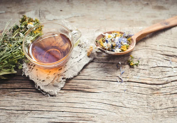 Травяной Чай Цветами Здоровой Жизни — стоковое фото