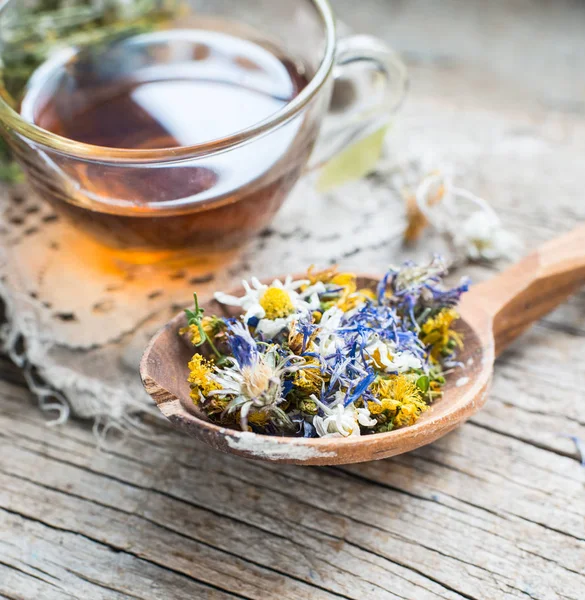 Tisane Aux Fleurs Pour Une Vie Saine — Photo